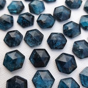 Cianita corte hexagonal, cabuchón facetado 10mm