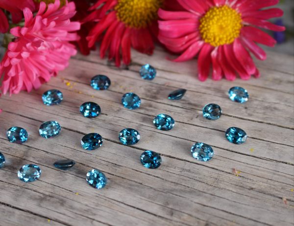 Topacio london blue, facetado 8x6mm