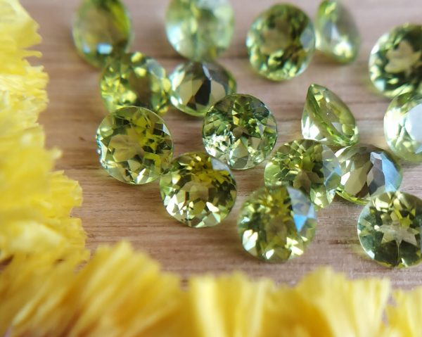 Peridoto facetado, corte diamante 4mm
