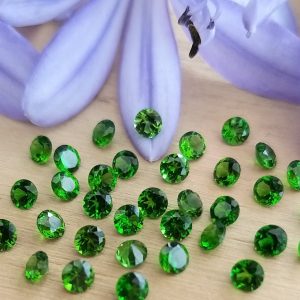 Diópsido de cromo facetado, corte diamante 3mm