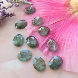 Cianita menta, cabuchón corte rosa 10x8mm
