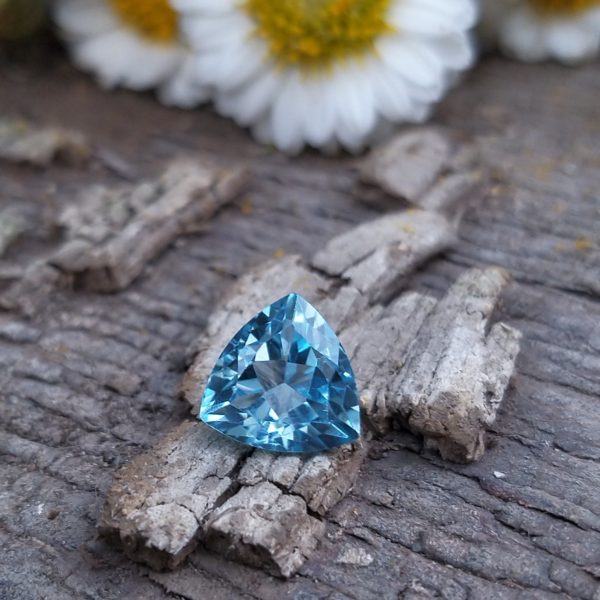 Topacio azul, trillón facetado 10mm