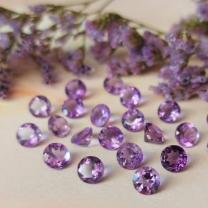 Amatista facetada, corte diamante 4mm