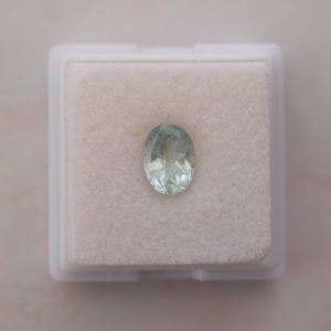 Aguamarina facetada 8x6mm